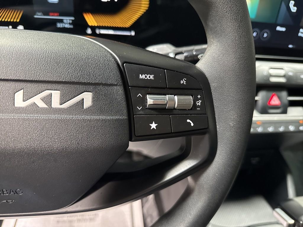 Used 2025 Kia K4 LXS image 21