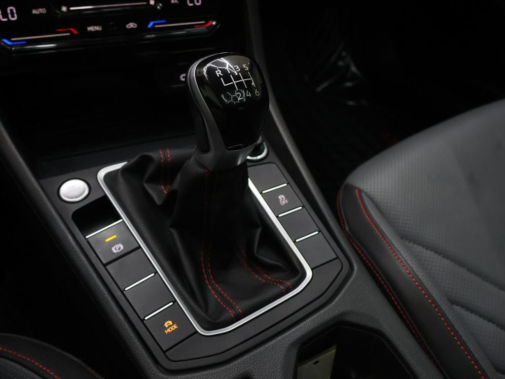 Used 2025 Volkswagen Jetta GLI Autobahn FWD image 24