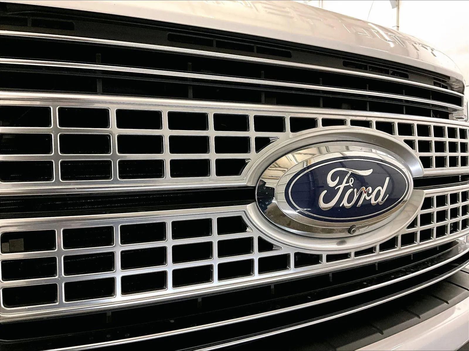 Used 2019 Ford F350 Platinum w/ Platinum Ultimate Package image 30