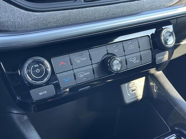 New 2026 Jeep Compass Latitude AWD/4WD image 25