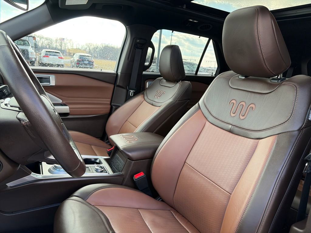 Used 2023 Ford Explorer King Ranch w/ Technology Package image 22