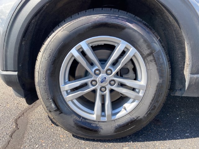 Used 2023 Ford Explorer XLT AWD/4WD image 24
