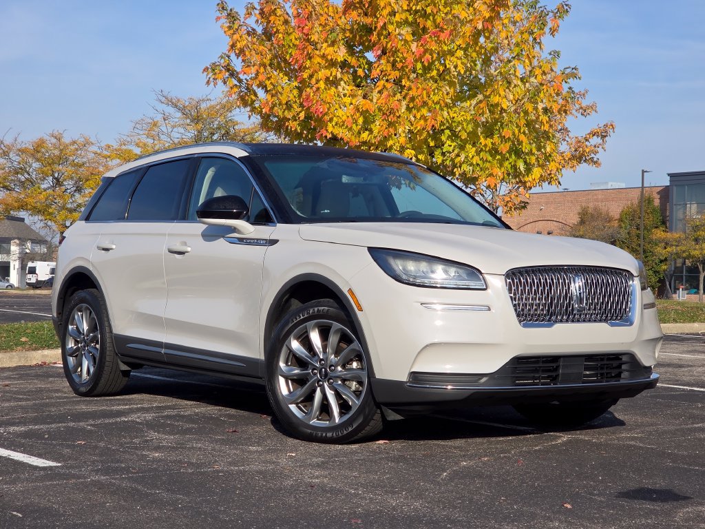 Used 2022 Lincoln Corsair AWD w/ Premium Package image 2