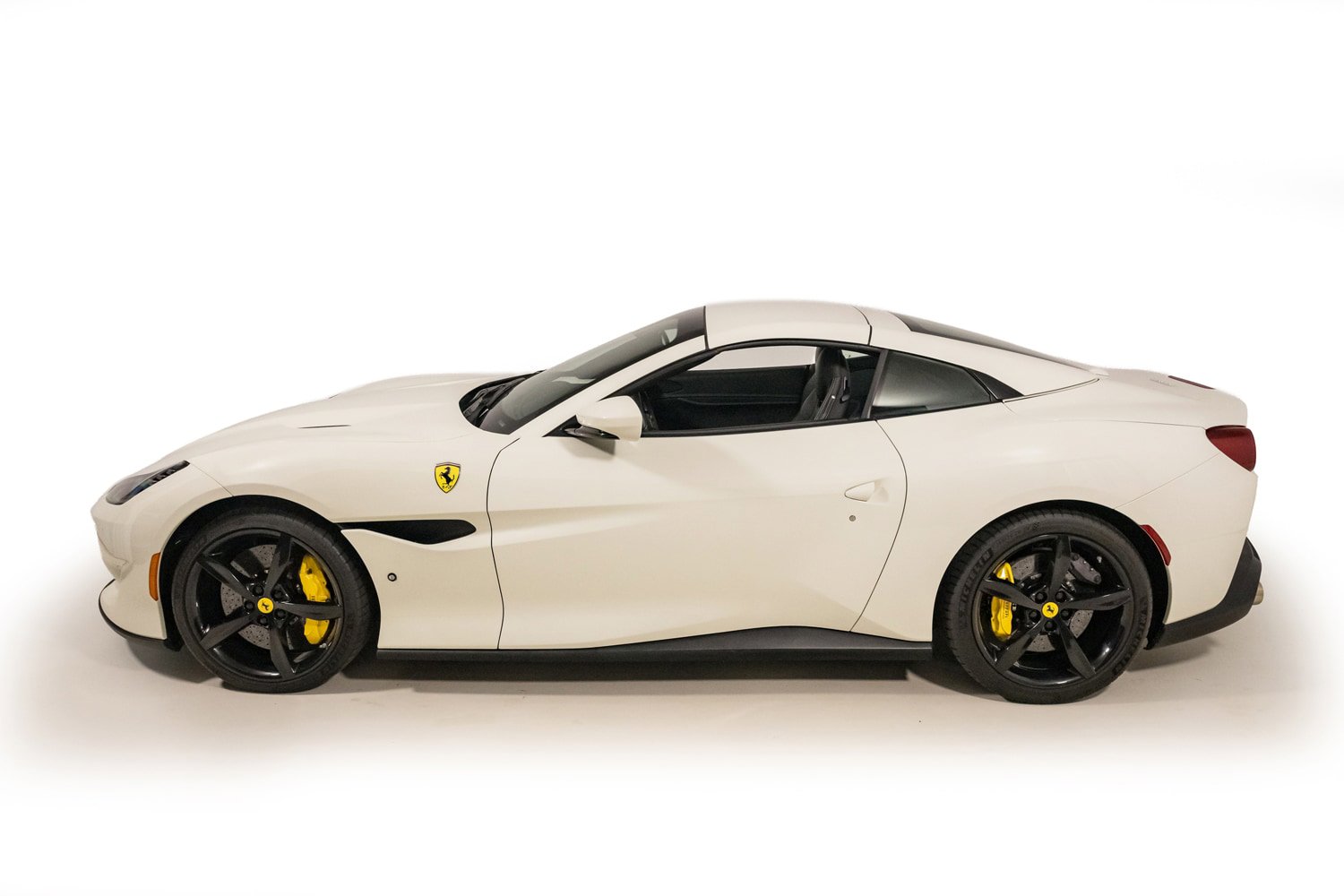 Used 2019 Ferrari Portofino RWD image 12