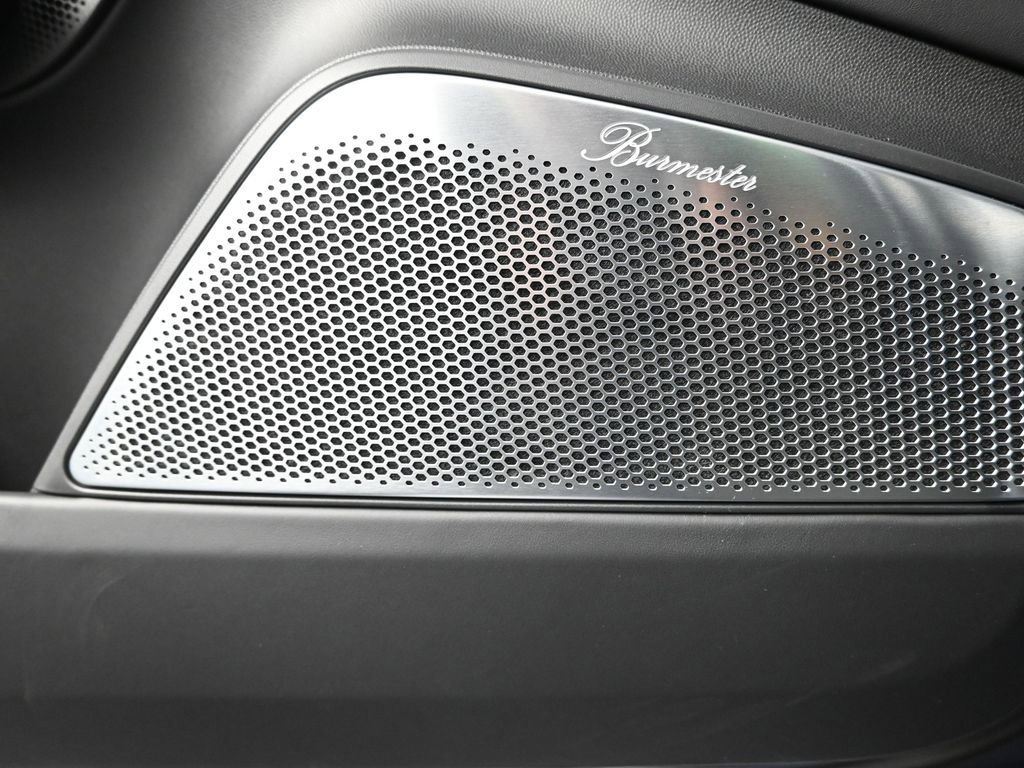 New 2026 Porsche Macan Turbo Electric image 17