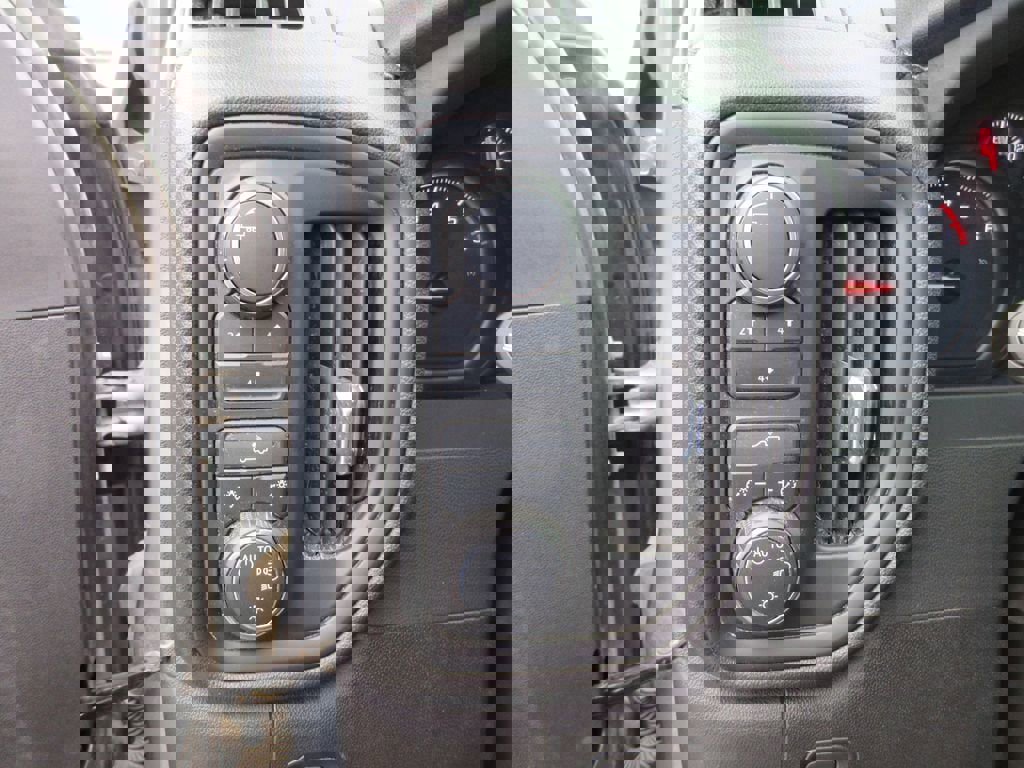 Certified 2024 Chevrolet Silverado 2500 Custom image 26