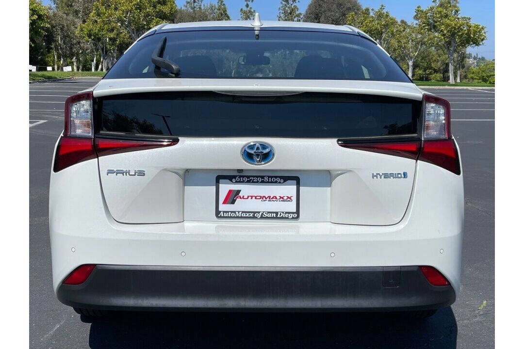 Used 2019 Toyota Prius LE w/ Carpet Mat Package FWD image 4
