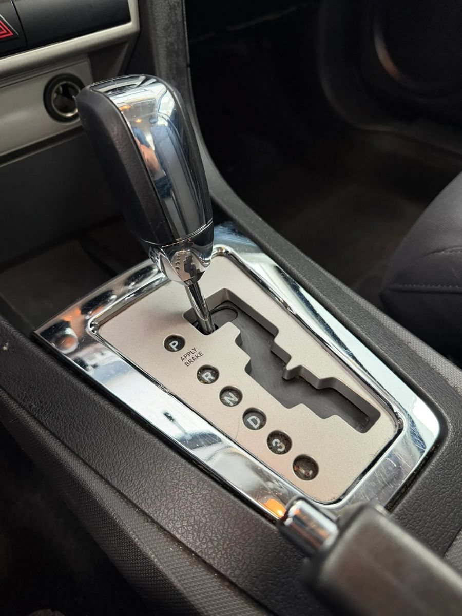 Used 2010 Dodge Avenger SXT FWD image 22
