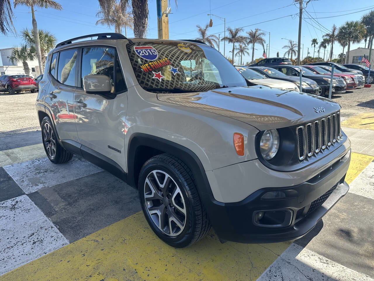 Used 2015 Jeep Renegade Latitude image 3