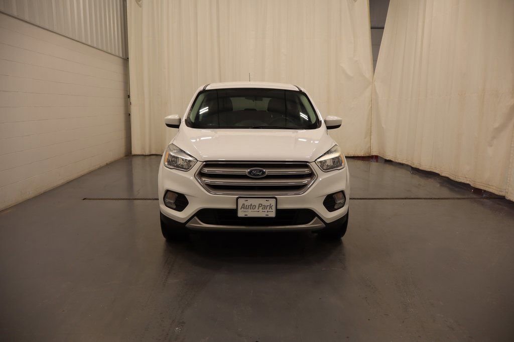 Used 2019 Ford Escape SE image 3