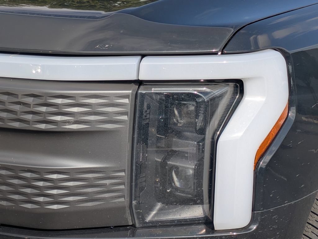 Used 2023 Ford F150 Lightning XLT AWD/4WD image 10