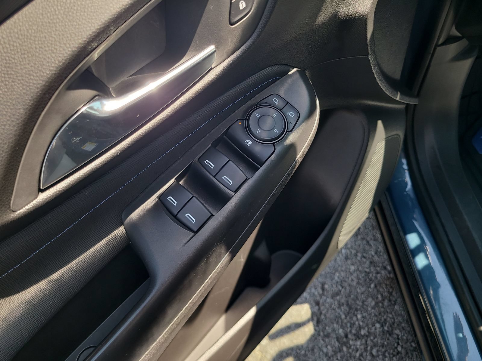 Used 2025 Buick Envista Sport Touring w/ Convenience I Package FWD image 11