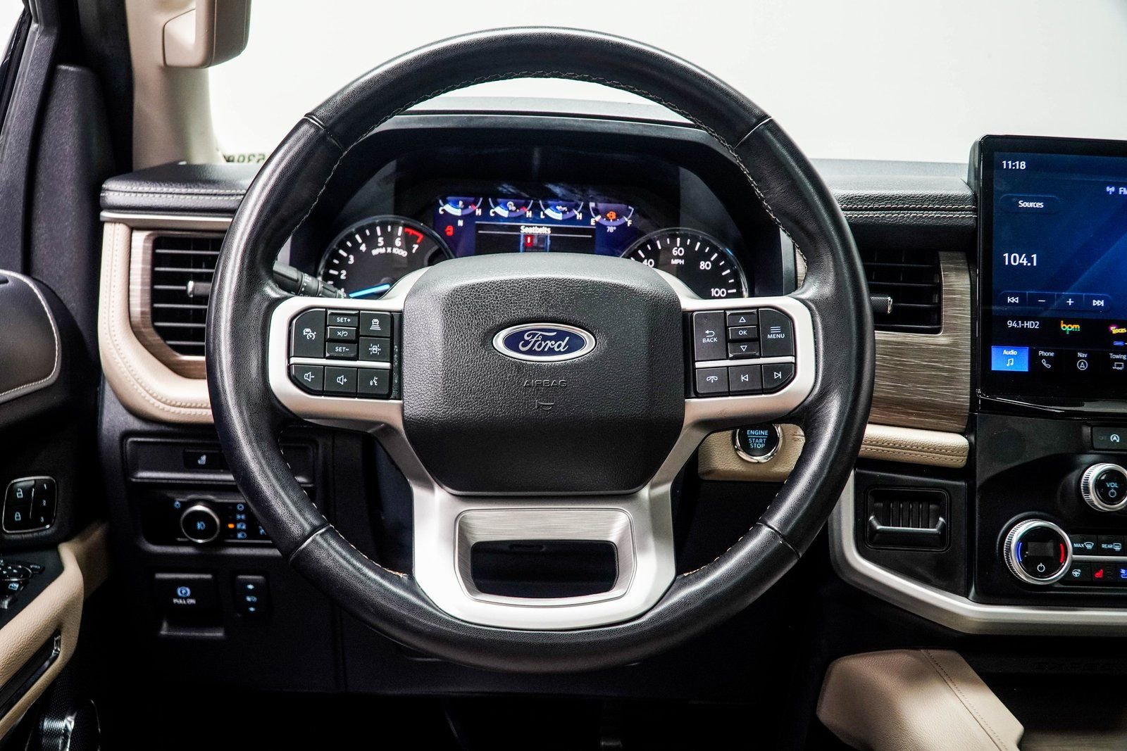 Used 2024 Ford Expedition Limited AWD/4WD image 16