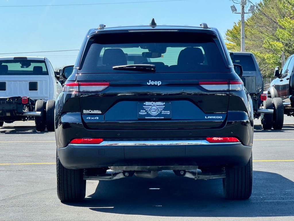 Used 2024 Jeep Grand Cherokee Laredo X image 6