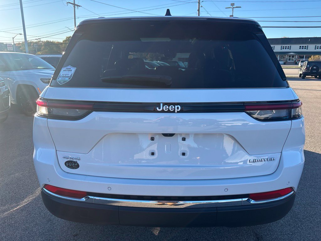 Certified 2025 Jeep Grand Cherokee Limited AWD/4WD image 4