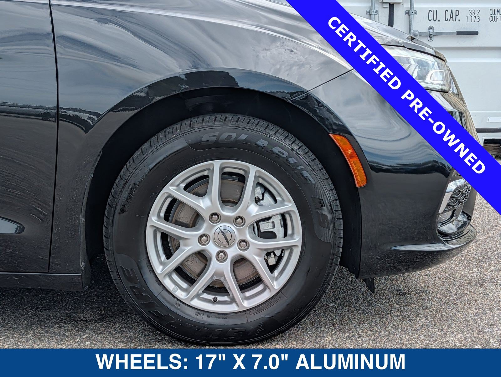Used 2023 Chrysler Pacifica Touring-L FWD image 12