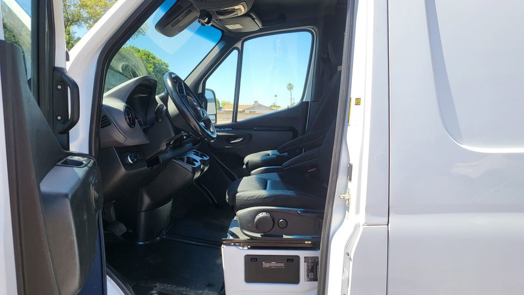Used 2021 Mercedes-Benz Sprinter 1500 image 22