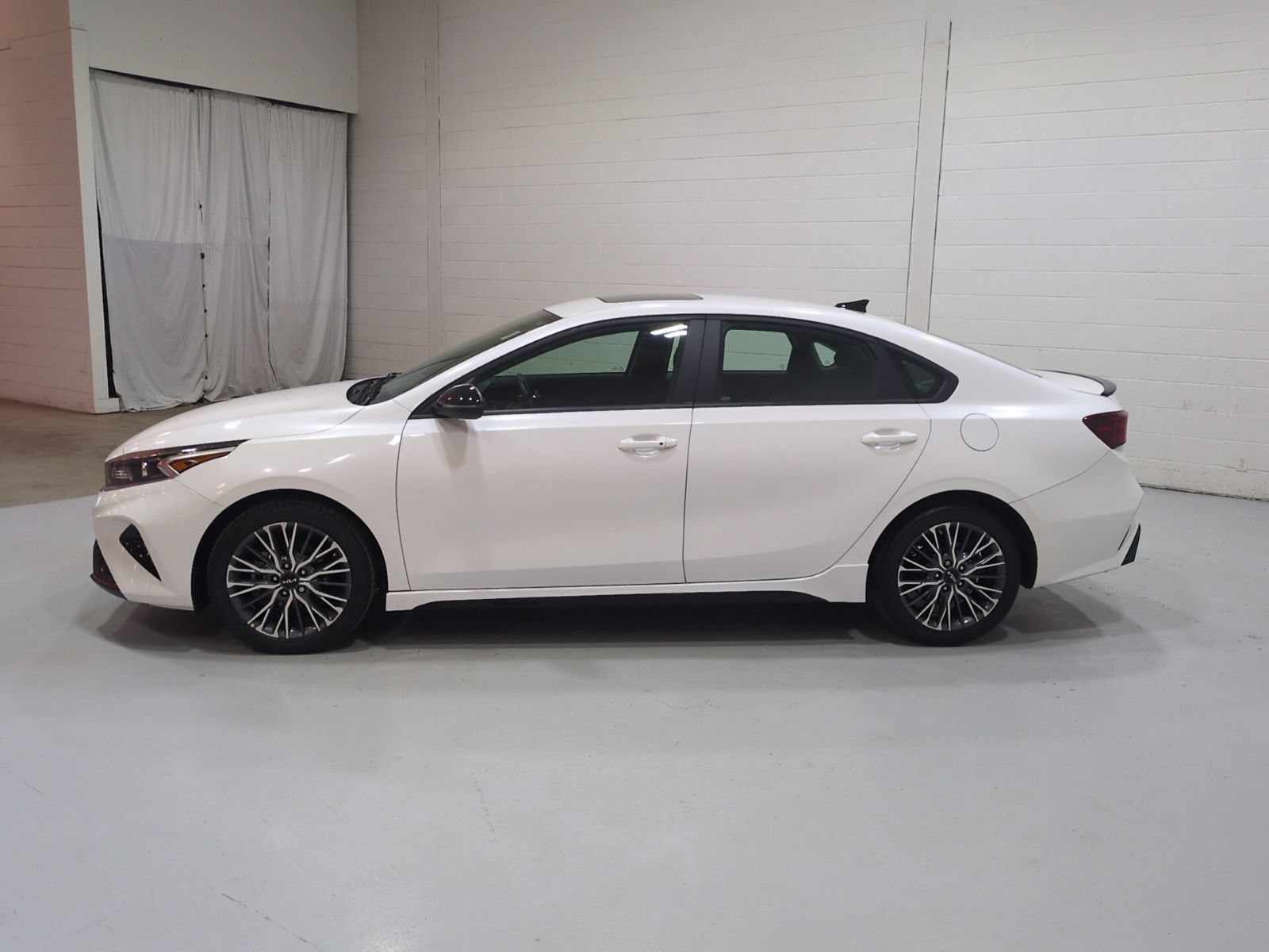Certified 2024 Kia Forte GT-Line w/ GT-Line Premium Package FWD image 7