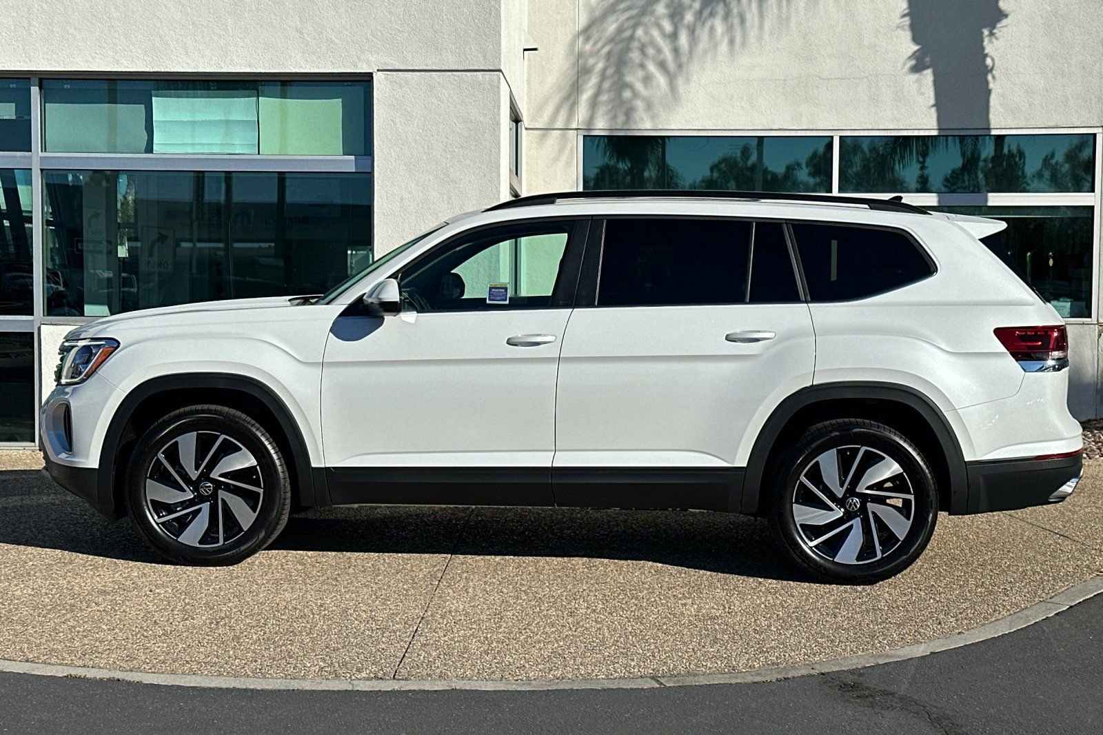 New 2026 Volkswagen Atlas SE image 7