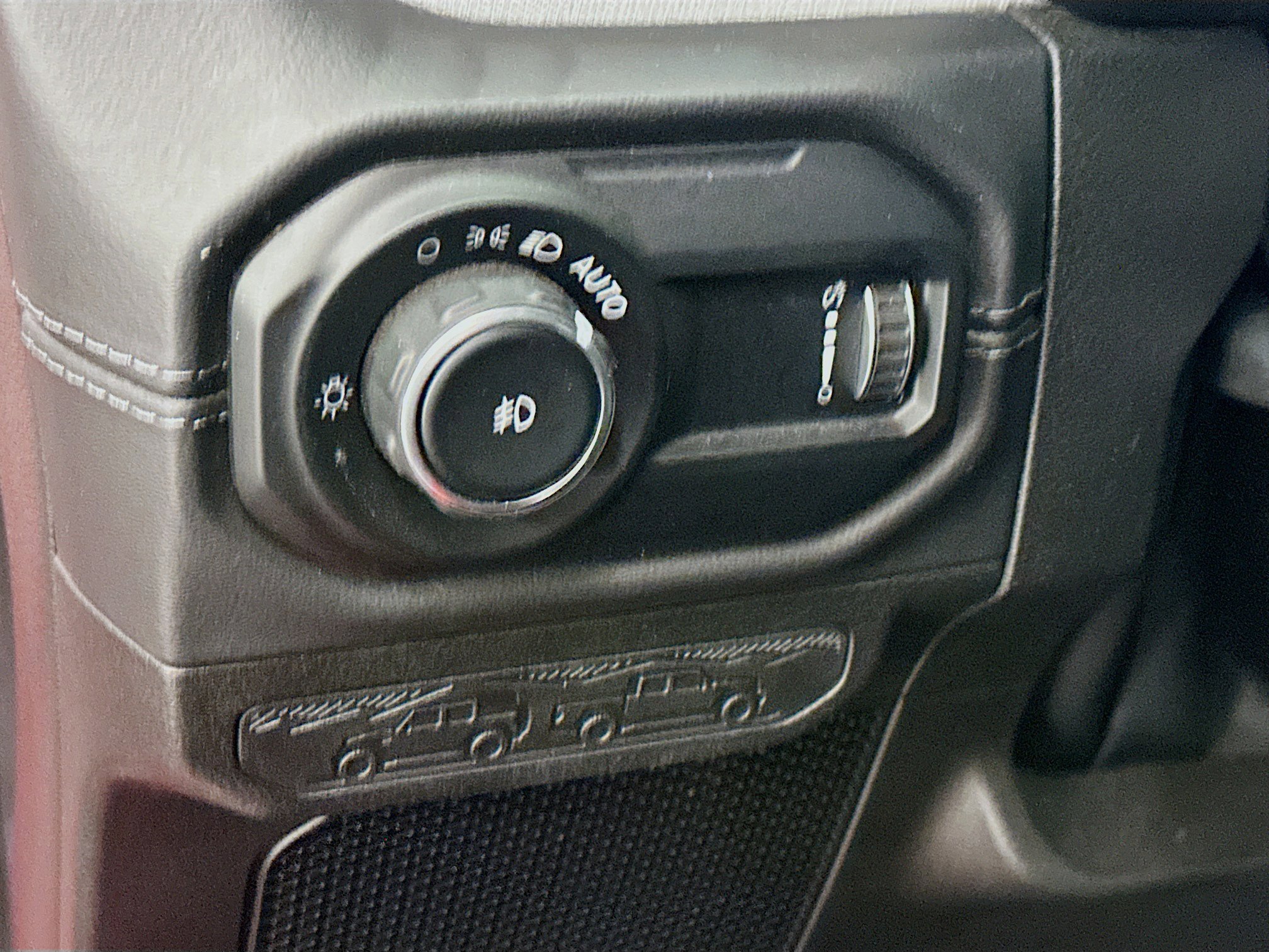 Used 2025 Jeep Wrangler Unlimited Sahara AWD/4WD image 17