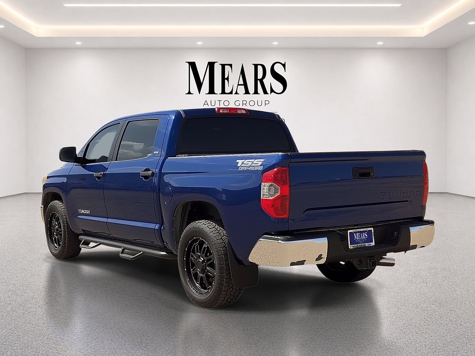 Used 2014 Toyota Tundra SR5 w/ SR5 Upgrade Package RWD image 3