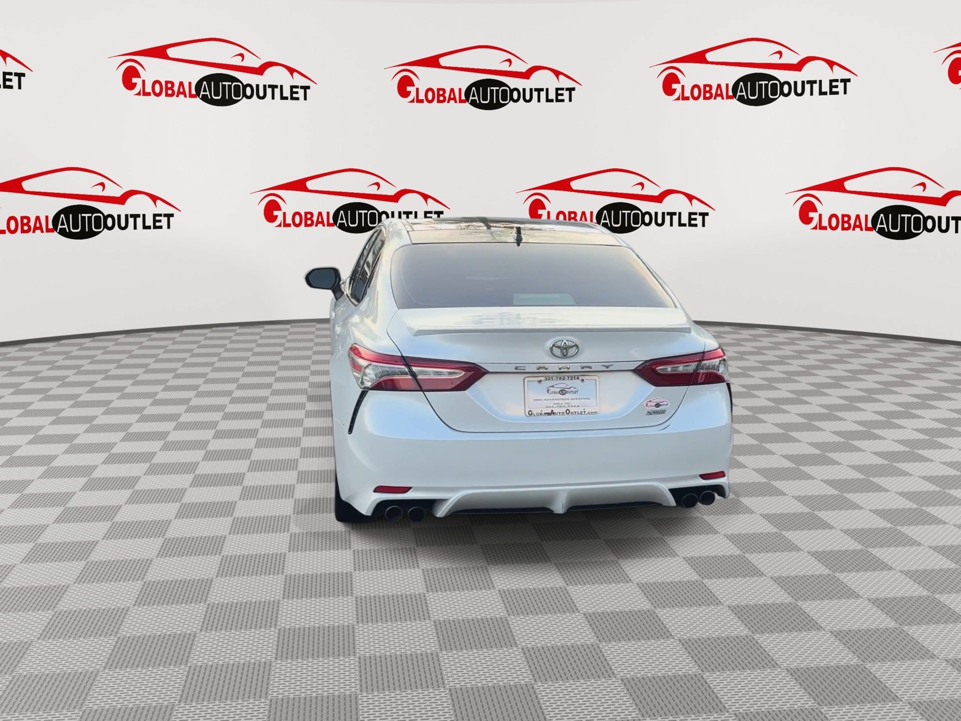 Used 2020 Toyota Camry XSE FWD image 7