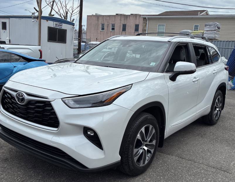 Used 2023 Toyota Highlander XLE video 1