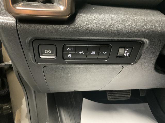 Used 2025 GMC Hummer EV 2X image 13