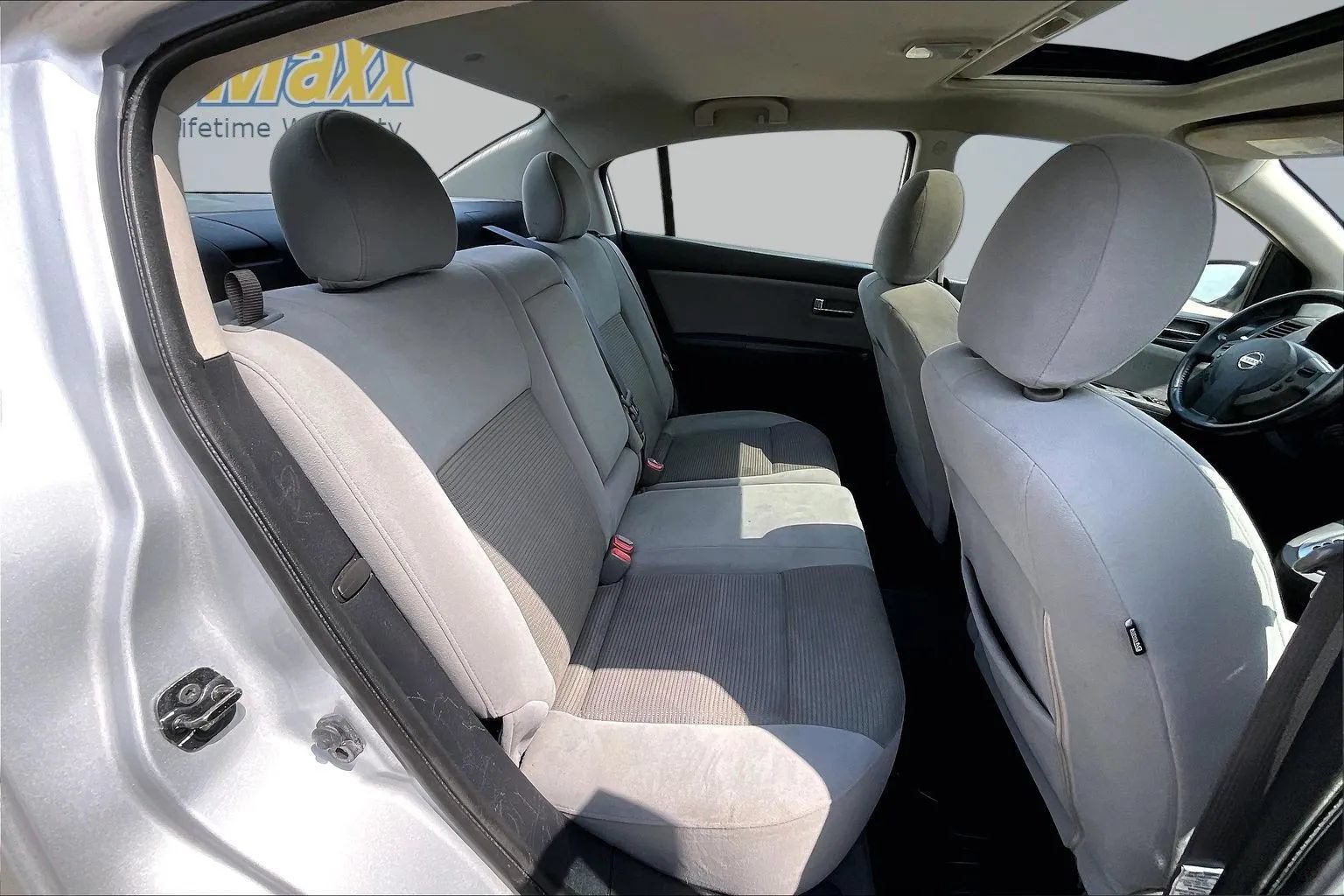 Used 2012 Nissan Sentra 2.0 SR w/ Special Edition Pkg FWD image 28