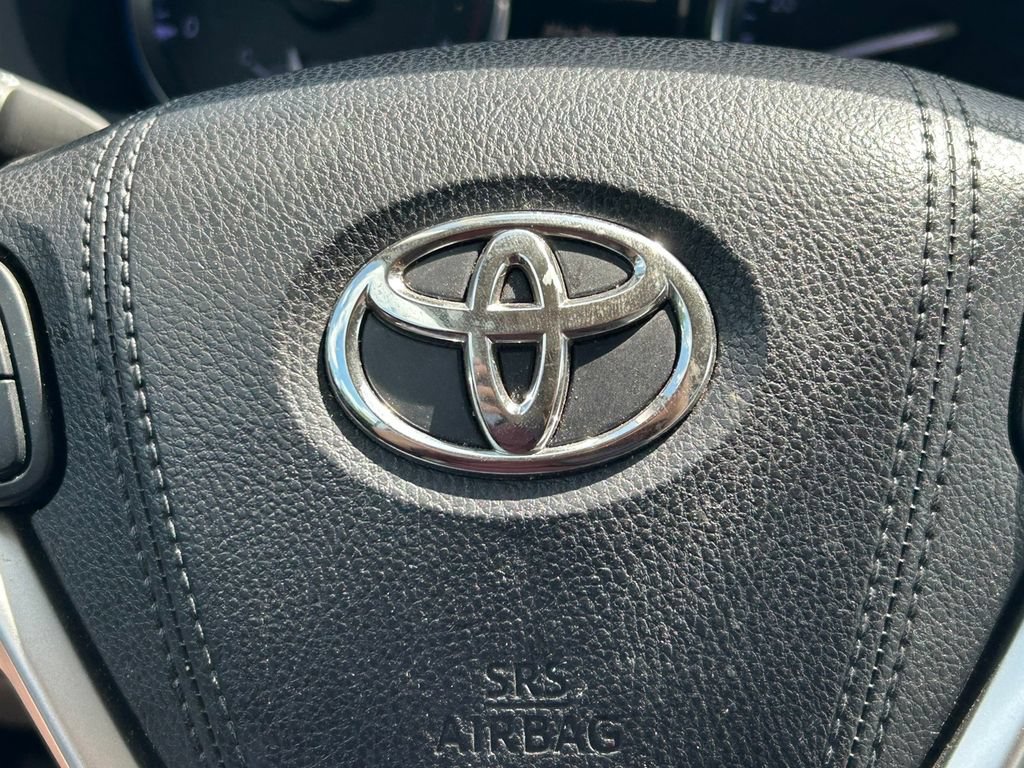 Used 2018 Toyota Highlander Limited FWD image 41