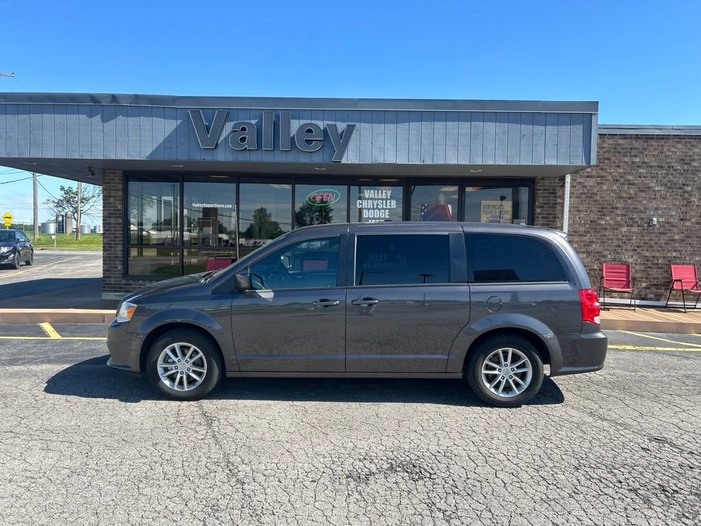 Used 2020 Dodge Grand Caravan SE FWD image 3