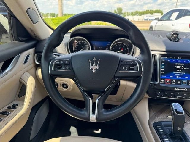 Used 2020 Maserati Levante GranLusso AWD/4WD image 9