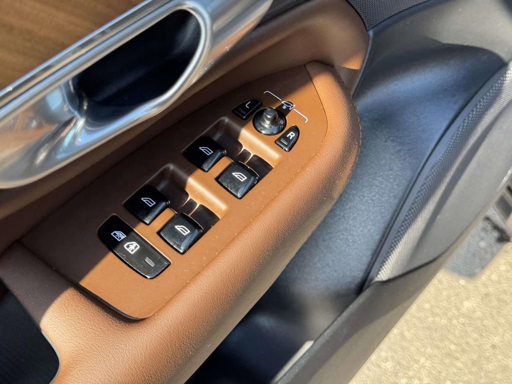 Certified 2024 Volvo XC90 T8 Plus w/ Protection Package Premier image 15