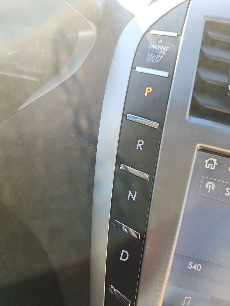 Used 2020 Lincoln MKZ Reserve w/ Luxury Package FWD image 21