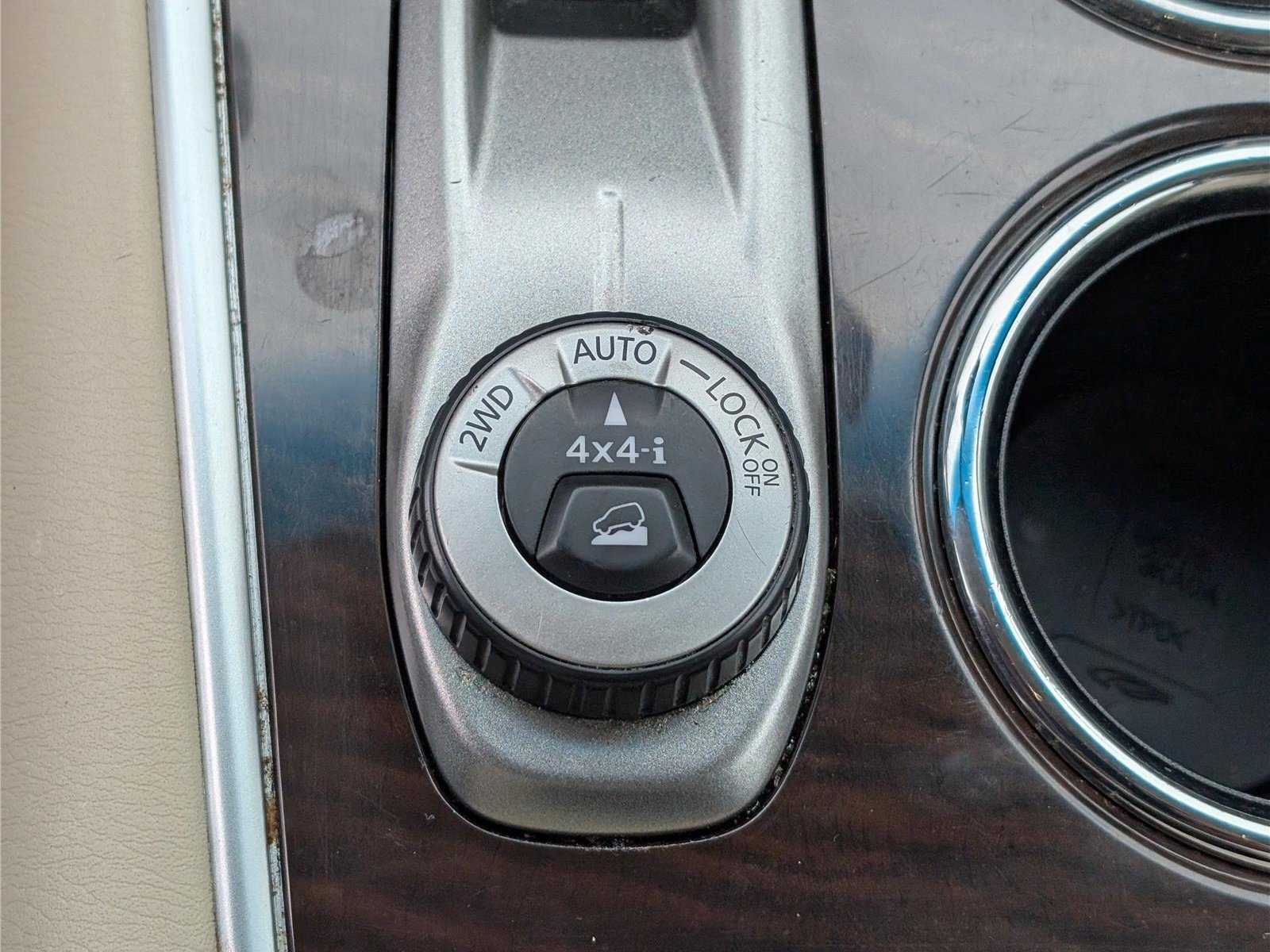 Used 2015 Nissan Pathfinder SL w/ SL Tech Package FWD image 28