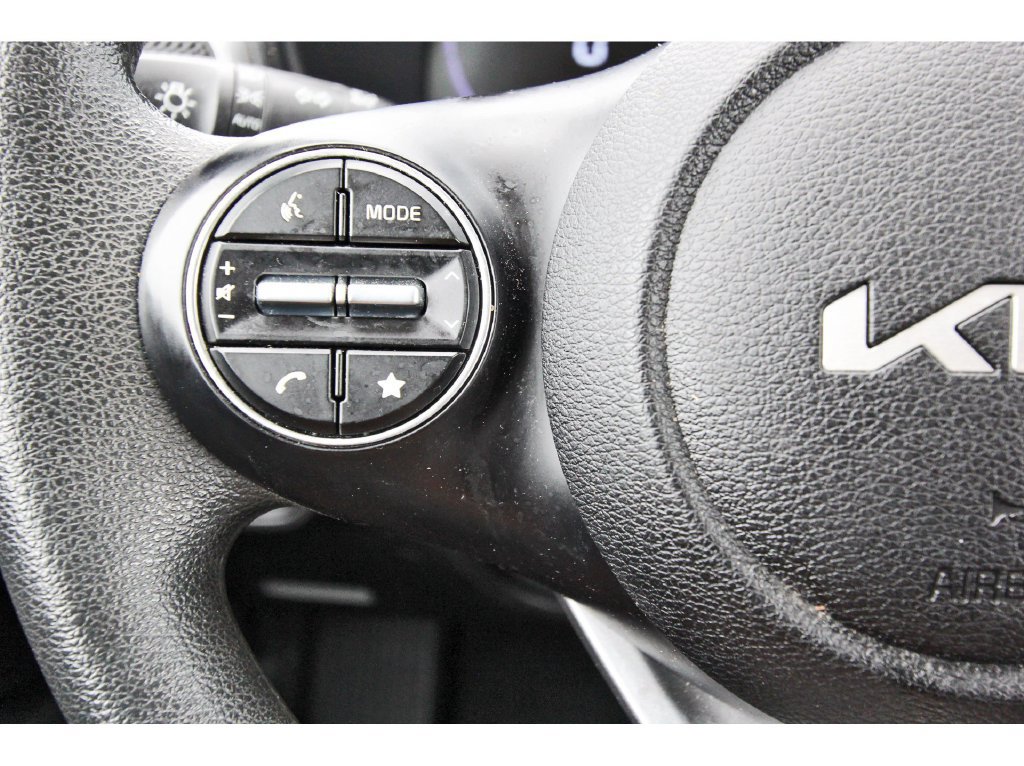 Used 2025 Kia Soul LX w/ LX Technology Package FWD image 19