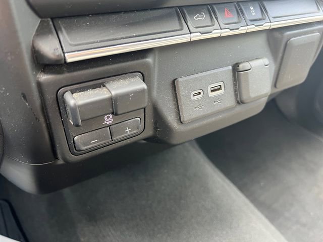 Used 2021 Chevrolet Silverado 2500 Custom w/ Custom Value Package image 23