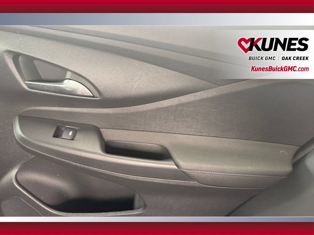 Used 2025 Buick Envista Sport Touring w/ Convenience I Package FWD image 36