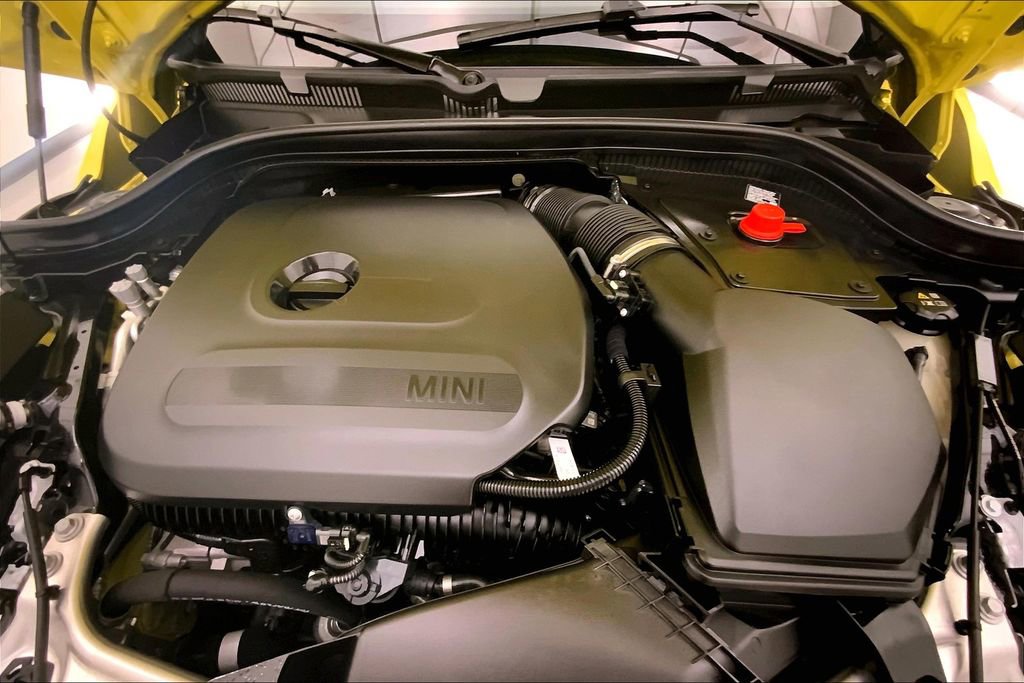 Certified 2025 MINI Cooper S image 9