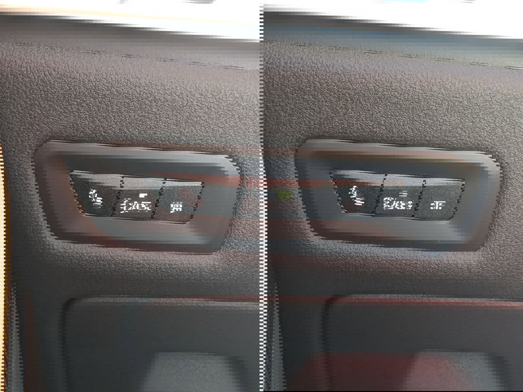 New 2026 BMW X5 M60i w/ Executive Package image 18