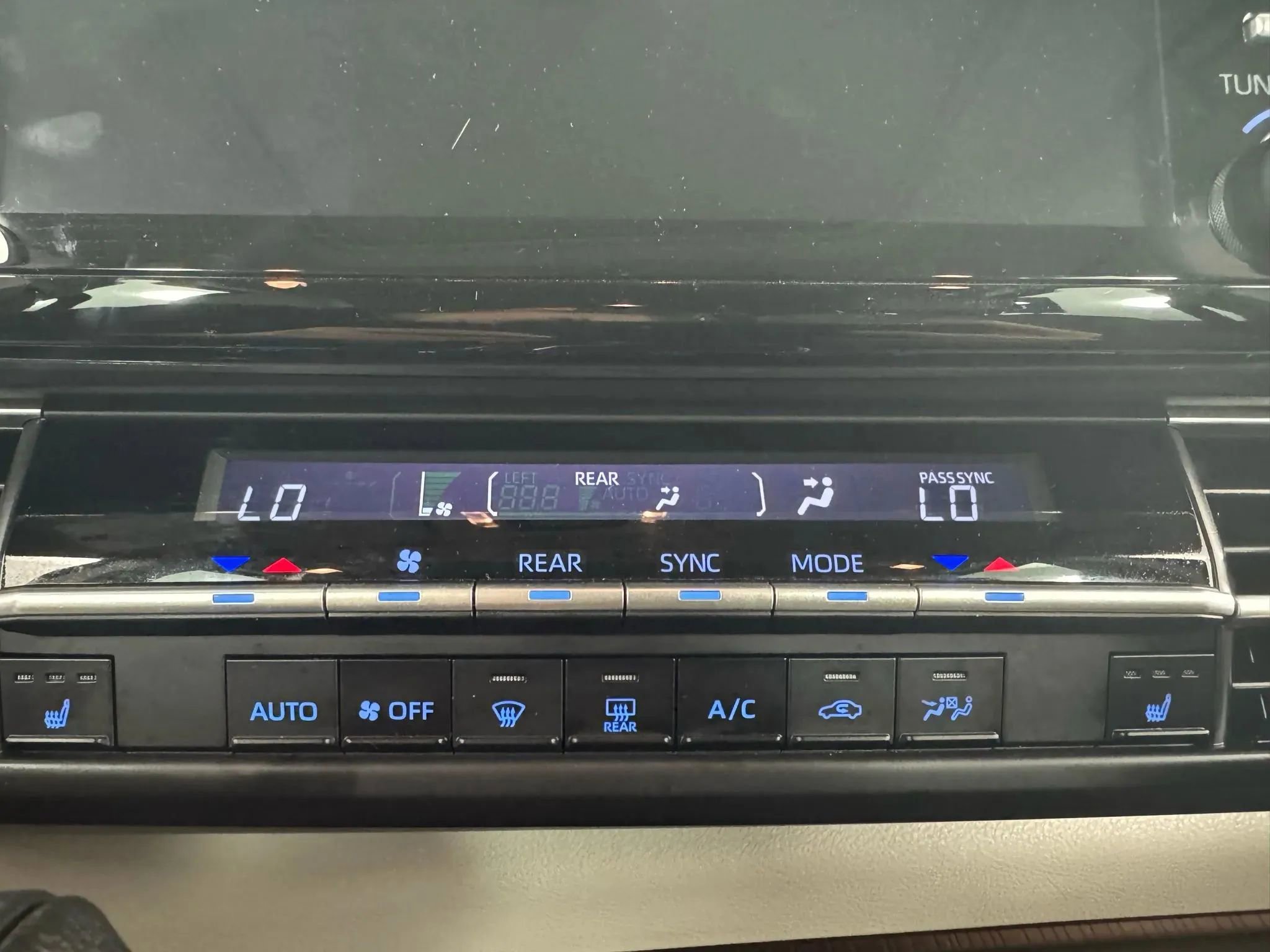 Used 2021 Toyota Sienna XLE image 20