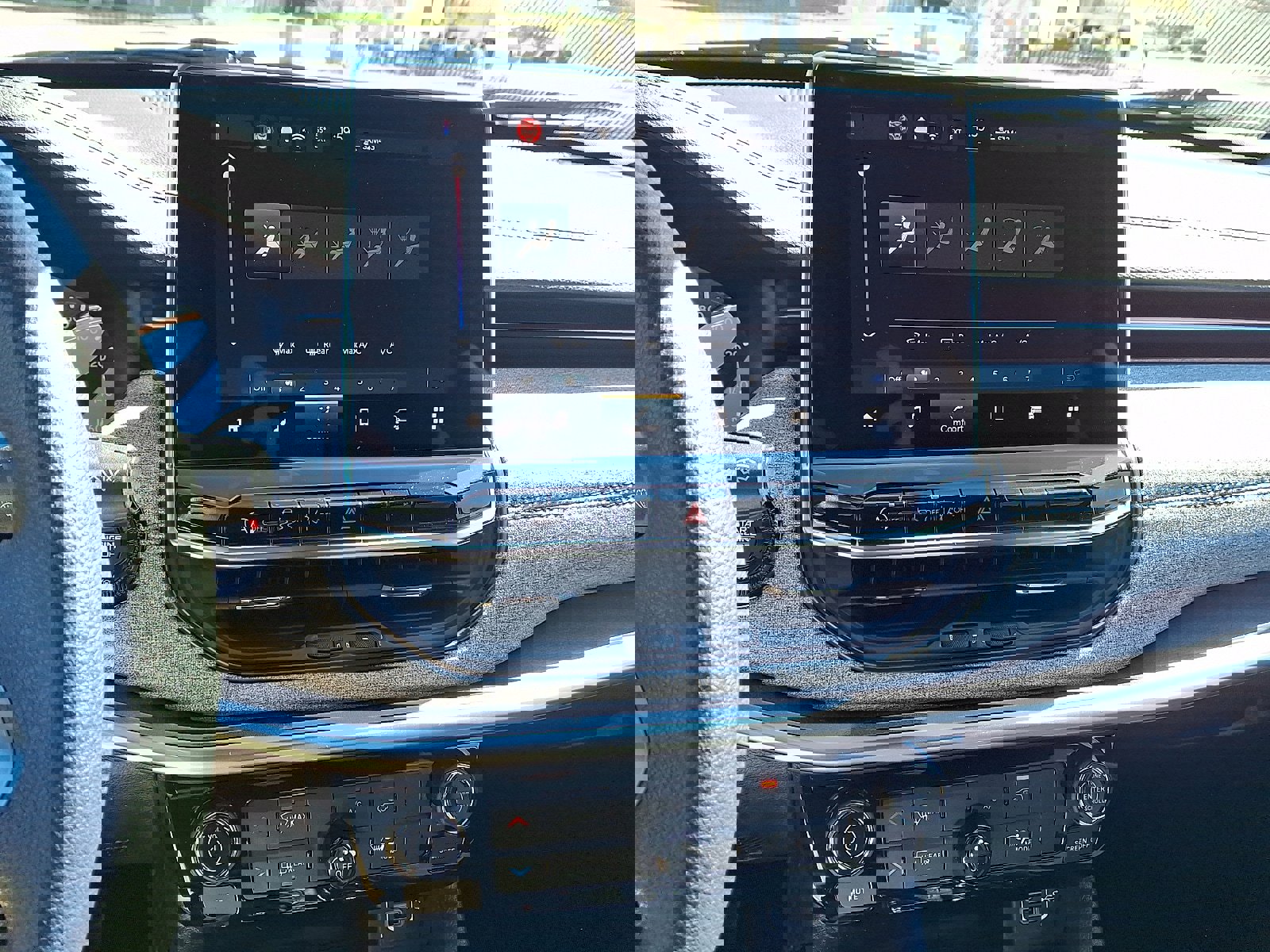 Used 2024 Jeep Compass Sport image 15