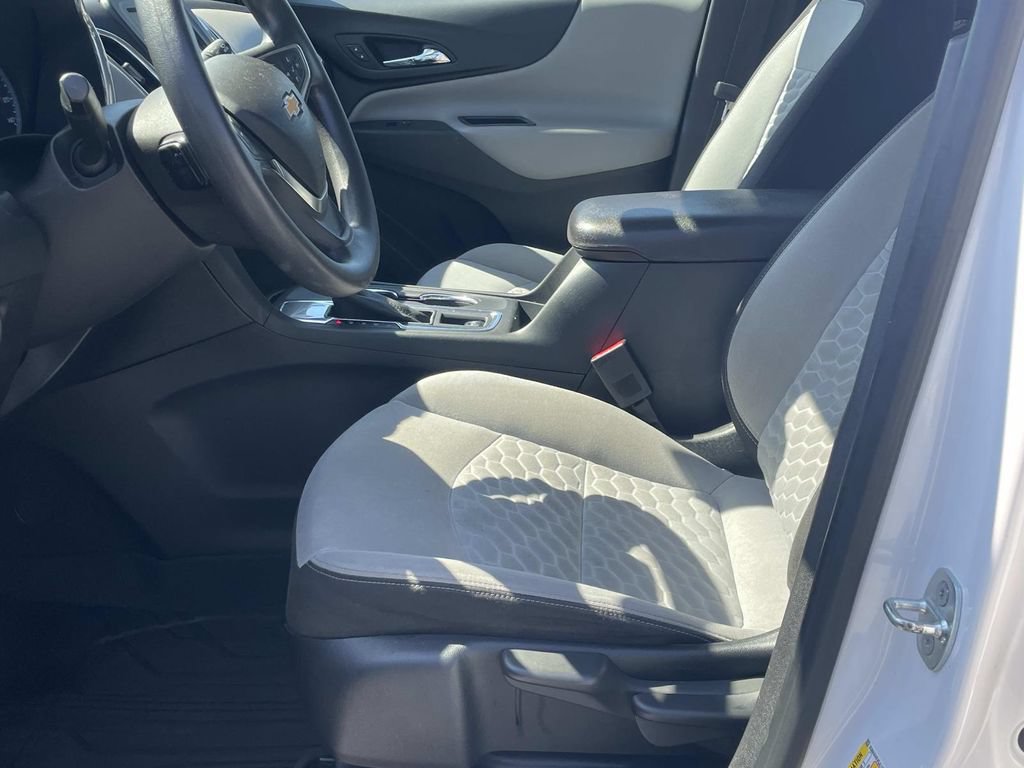 Used 2018 Chevrolet Equinox LS FWD image 16