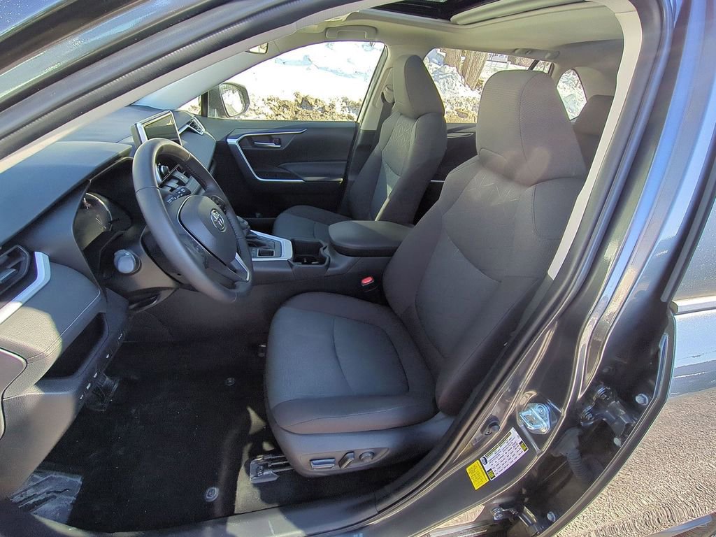 Used 2023 Toyota RAV4 XLE w/ Convenience Package image 8