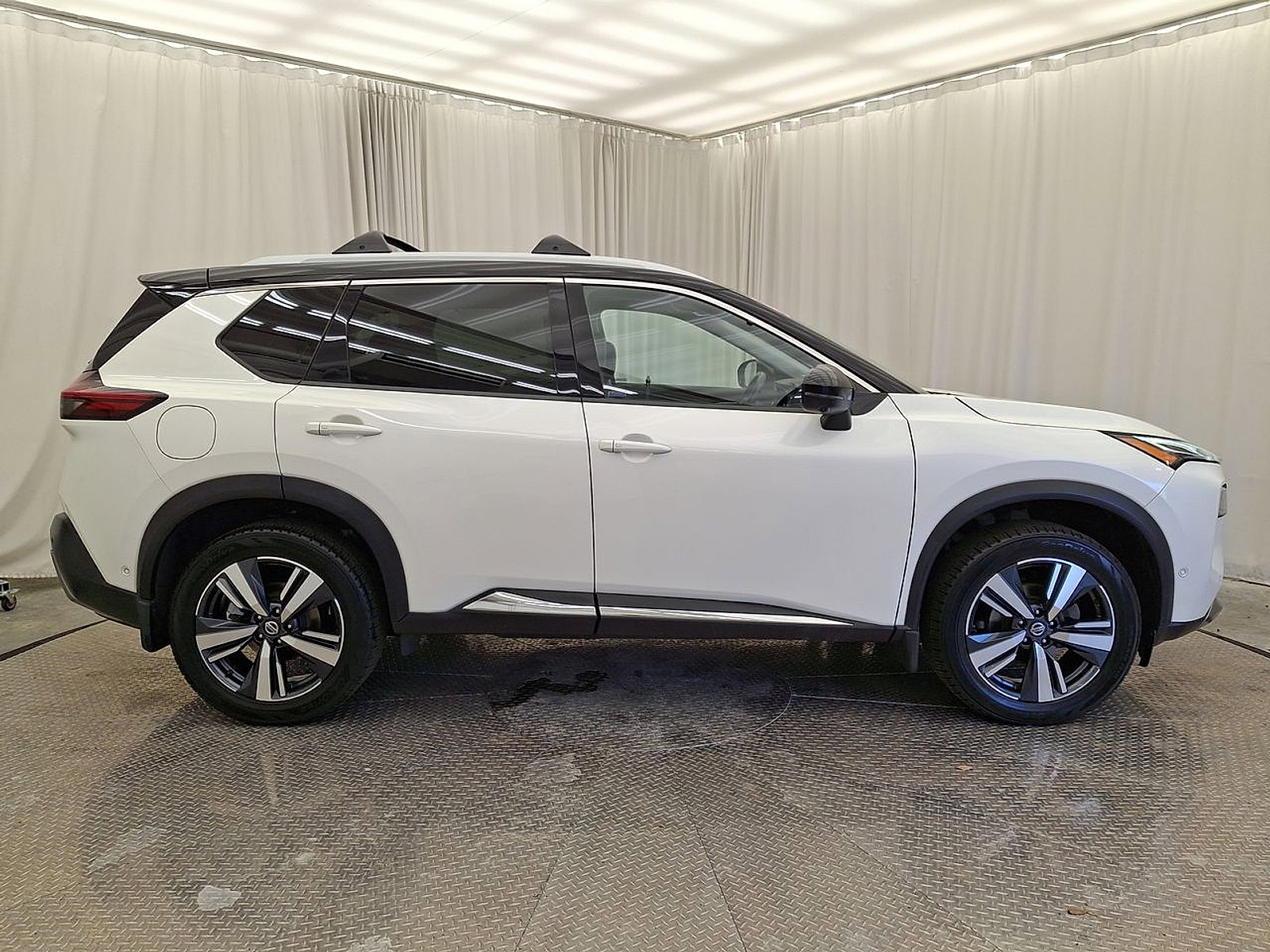 Used 2021 Nissan Rogue Platinum image 26