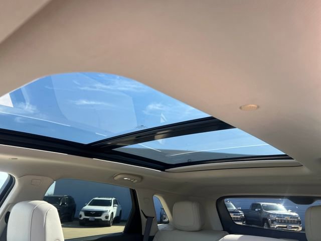 Used 2024 Cadillac XT5 Premium Luxury w/ LPO, Floor Liner Package AWD/4WD image 12