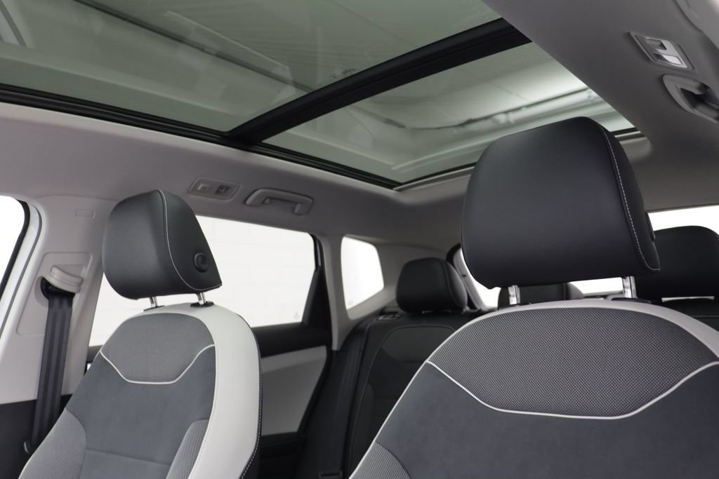 New 2026 Volkswagen Taos SE AWD/4WD image 13