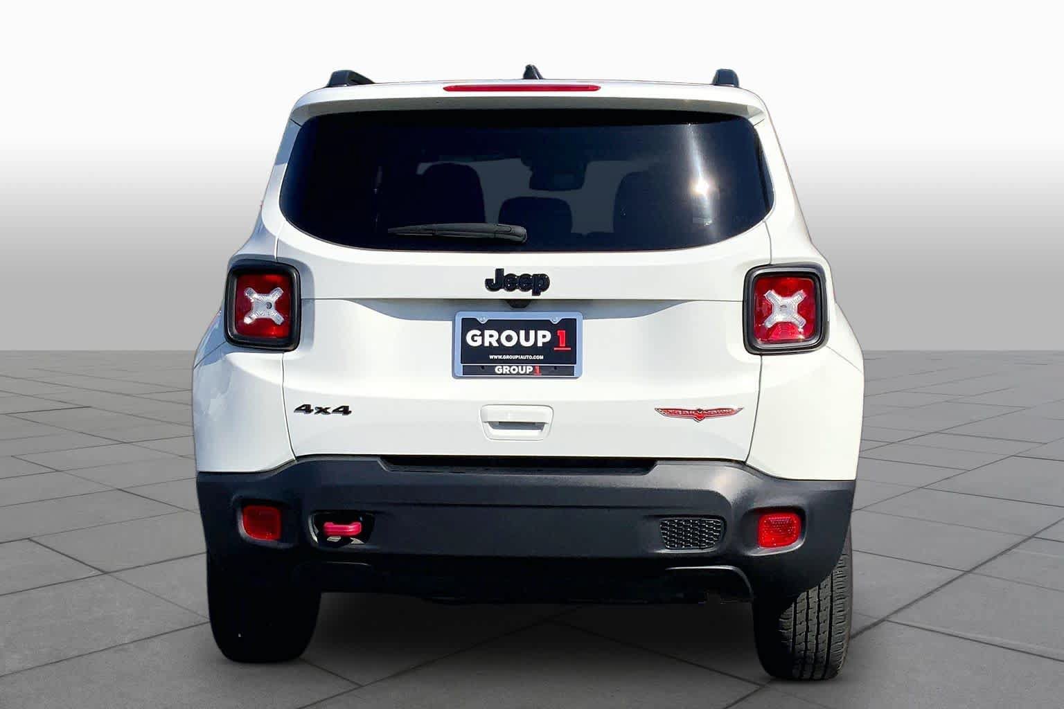 Used 2023 Jeep Renegade Trailhawk w/ Trailhawk Elite Group AWD/4WD image 4