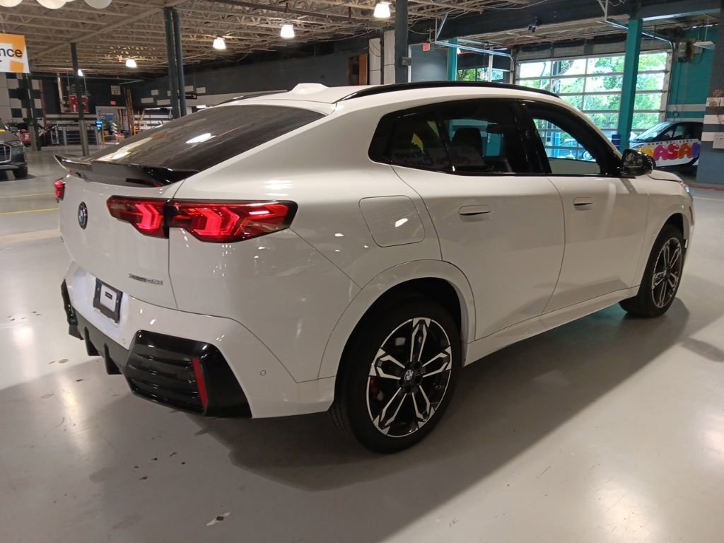 Certified 2025 BMW X2 xDrive28i w/ Premium Package AWD/4WD image 7