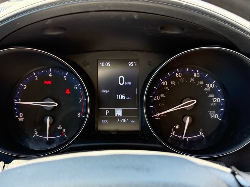 Used 2021 Toyota C-HR LE FWD image 17